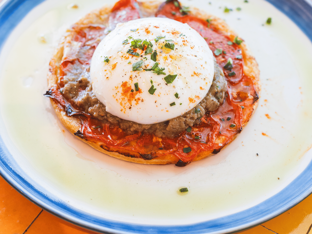 TCHANQUÉ Tarte fine à la tomate burrata & caviar d'aubergine